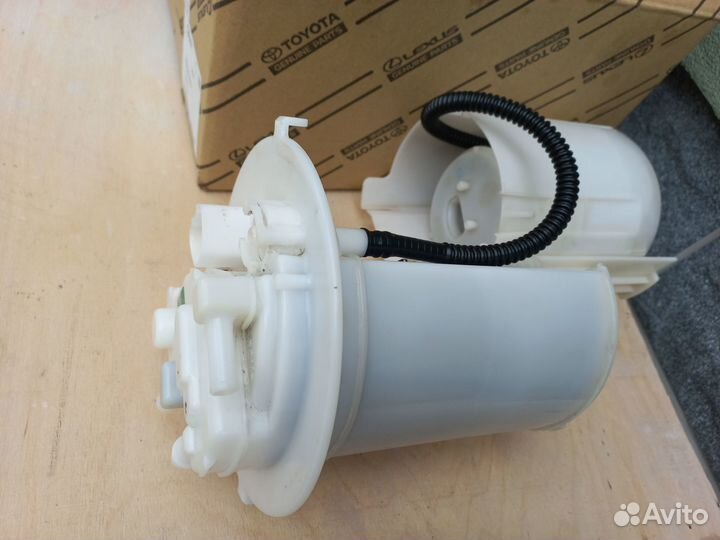 Топливный фильтр 77024-33510 в бак Toyota Camry V7