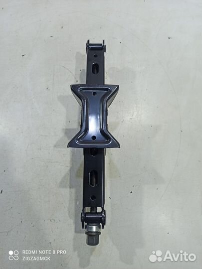 Домкрат (Hyundai Santa Fe IV)