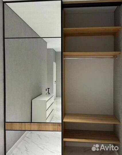 Шкаф купе с зеркалом