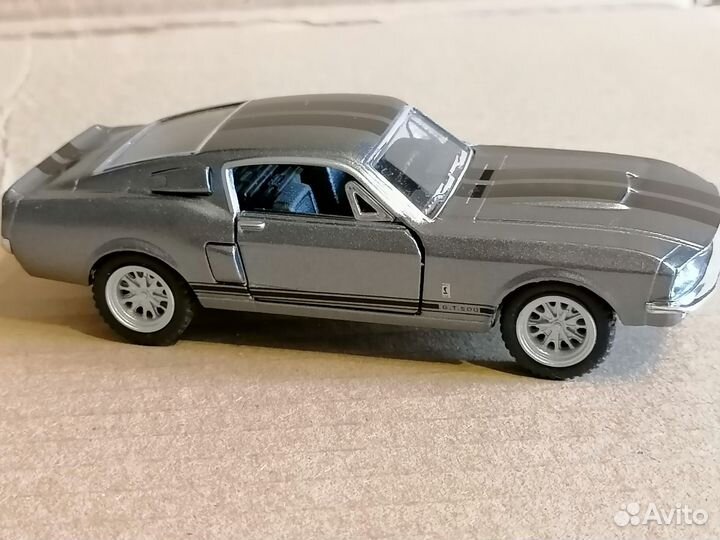 Масштабная модель автомобиля 1967 Shelby GT-500