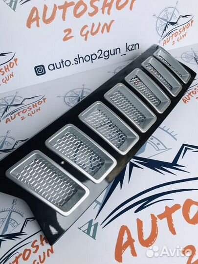 Решётка радиатора «Чероки» Рено Дастер (Ч.Жемчуг)