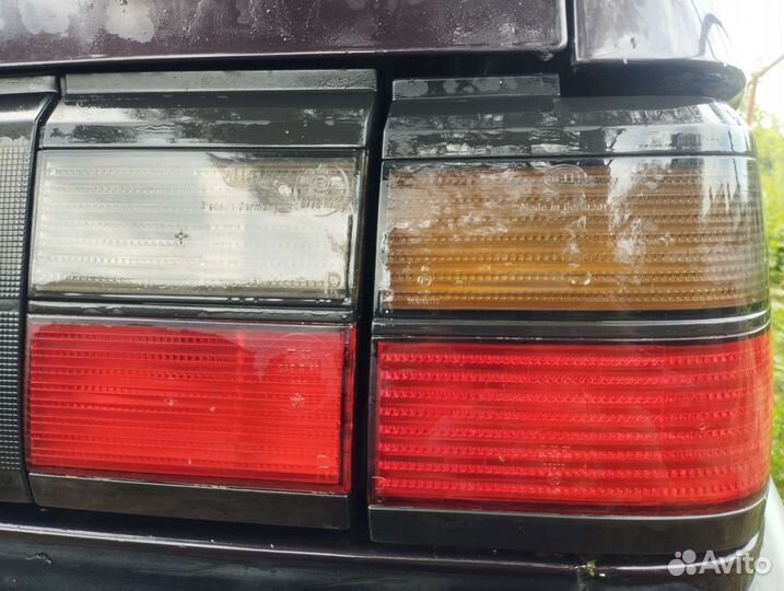 Задние фонари Hella Red Black VW Passat B3 седан