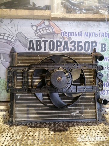 Радиатор охлаждения Renault Logan