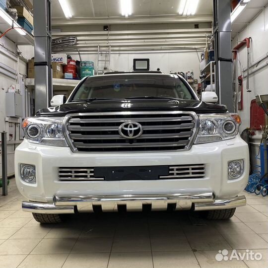 Защита переднего бампера Toyota Land Cruiser 200