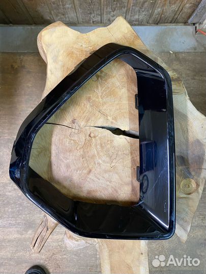 Накладка решетки бампера передняя правая Audi Q3 2