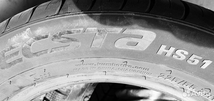 Kumho Ecsta HS51 225/55 R17