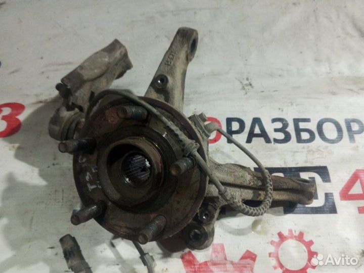 Кулак поворотный со ступицей передний правый