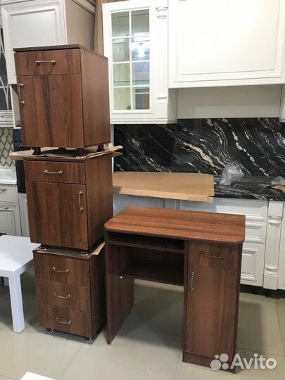 Рабочие и компьютерные столы от производителя