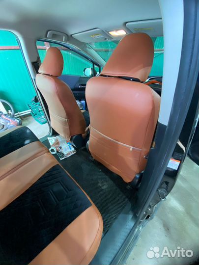 Авточехлы на Toyota Sienta 170