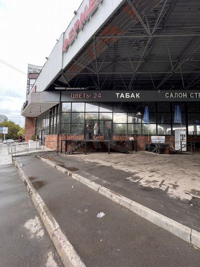 Торговая площадь, 22 м²; круглосуточная торговля