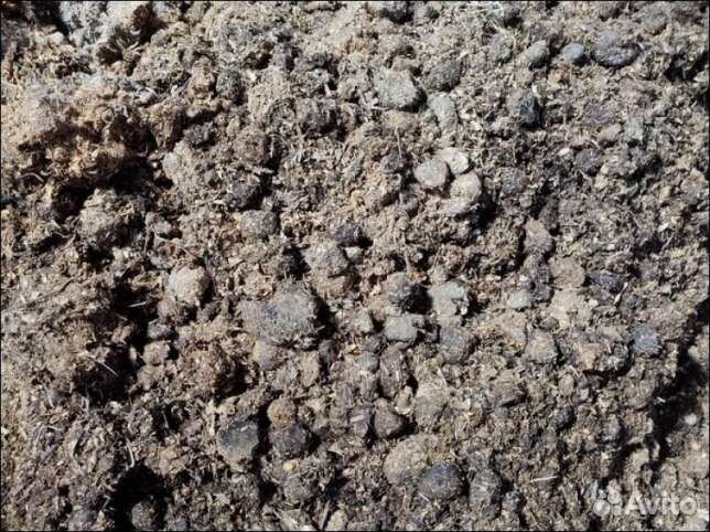 Подстилка из конского навоза с опилками в мешках 5