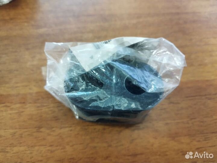 Втулки стабилизатора Митсубиси Аутлендер 2003