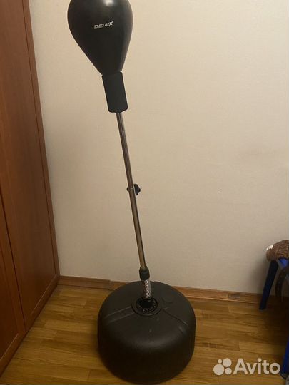 Боксерская груша на стойке