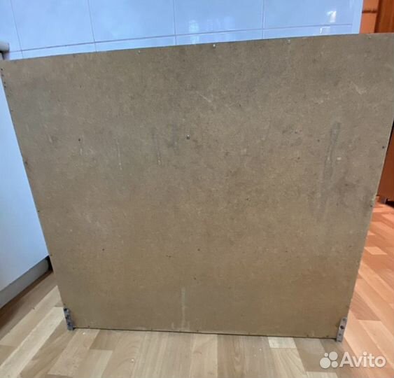 Кухонный навесной шкаф