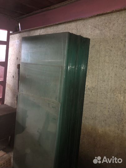Стекло оконное 4 мм 1300 х 530 мм