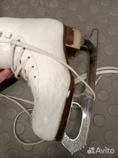 Коньки фигурные