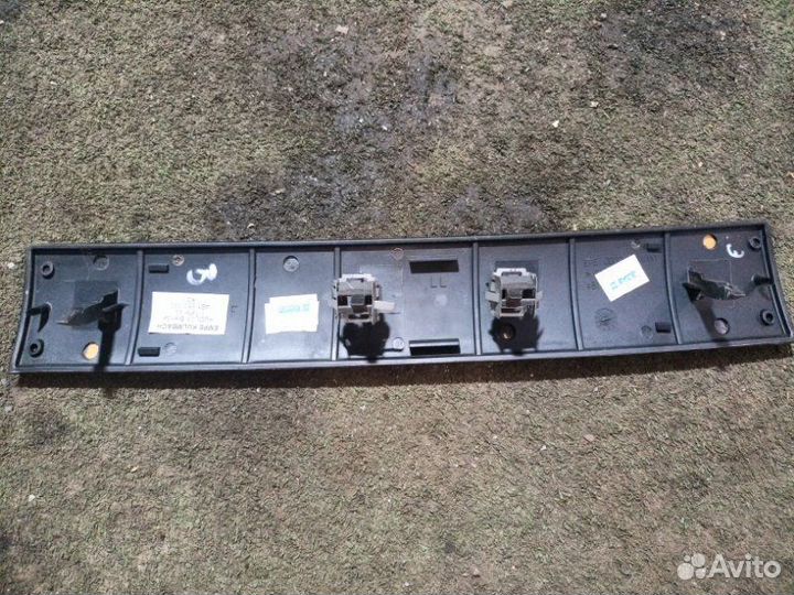 Дерево в салон Audi A8 D3 BVJ 4.2 FSI 2007