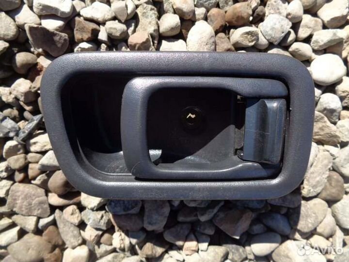 Ручка двери внутренняя правая Nissan Avenir W11