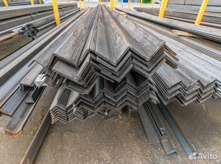 Уголок Б/У большой опт Металлопрокат