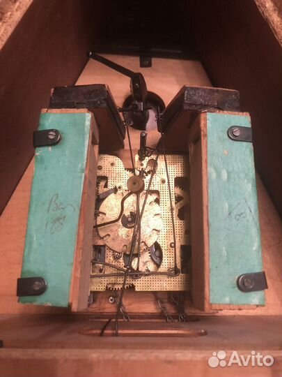 Часы настенные с кукушкой Маяк