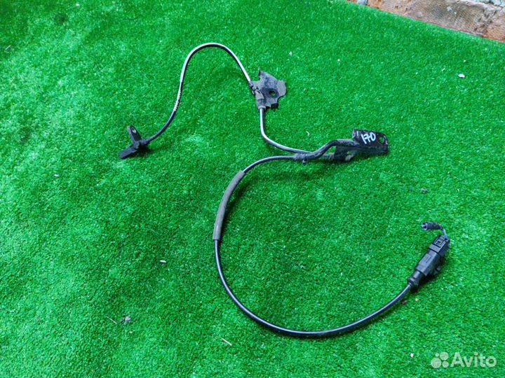 Датчик ABS передний левый Toyota Auris E150