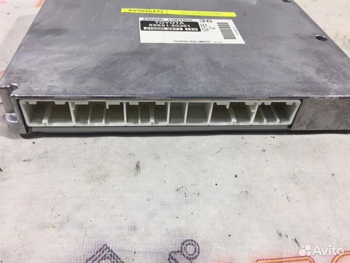 Блок управления двс Toyota Avensis (AZT250,AZT251