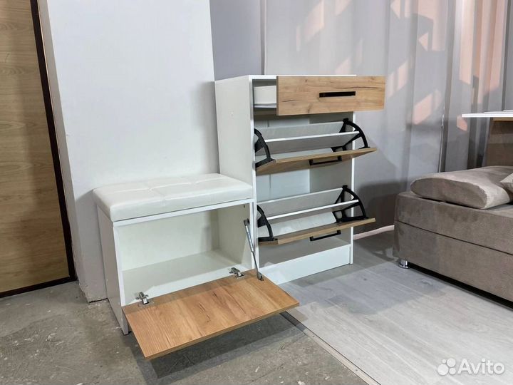 Обувница белая