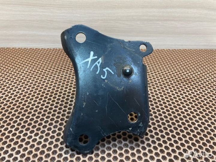 Кронштейн балки задний правый LADA X-Ray