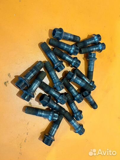 Болт колесный на Mercedes W213