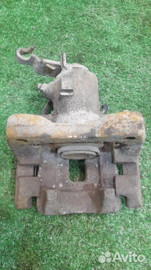 Суппорт задний левый Audi A3 8P 1.6 BSE (102 Л.С.)