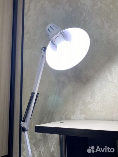 Лампа настольная