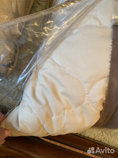 Подушки из верблюжьей шерсти 70x70см