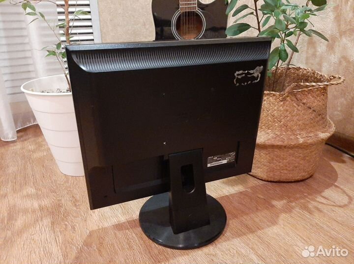 Монитор Asus 19 дюймовый