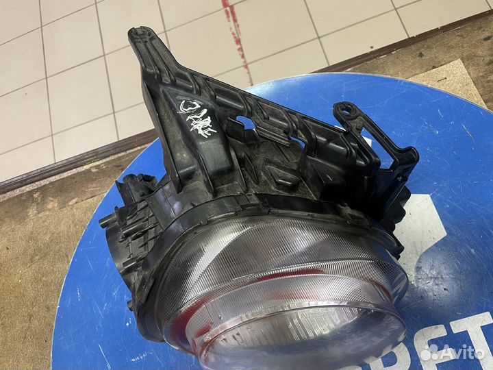 Фара правая Nissan Juke 260101KL0A