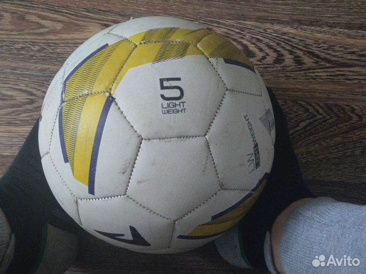 Футбольный мяч профессиональный
