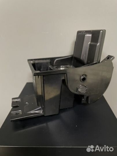 Бардачок центральной консоли Jaguar Xf