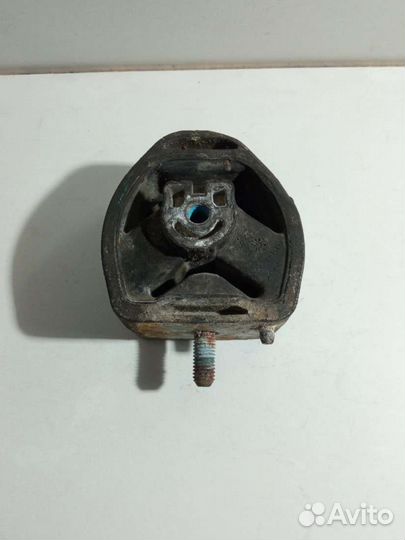 Подушка крепления кпп Volkswagen Passat B5 8D03991