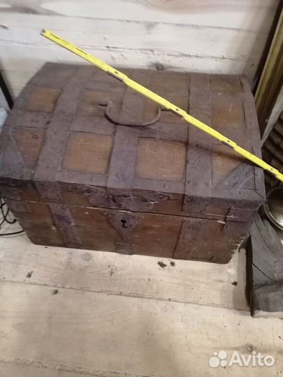 Старинный сундучок