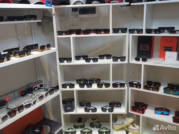 Солнцезащитные очки, бейсболки