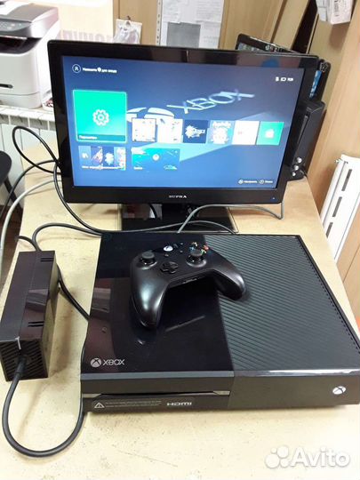 Игровая консоль Xbox One 500Гб