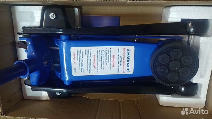 Домкрат Маяк 1631 подкатной гп 3 Т, подъём- 52 см