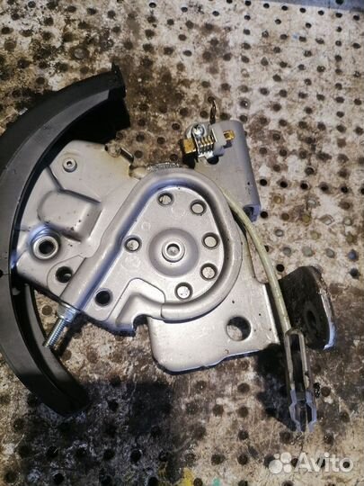 Рычаг стояночного тормоза Mitsubishi Lancer