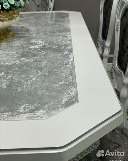 Столы и стулья новые