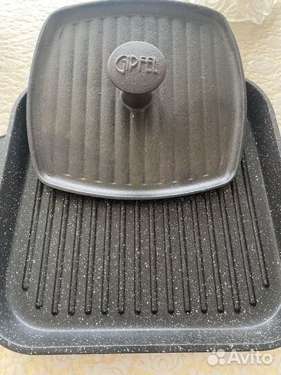 Сковорода с чугунным прессом