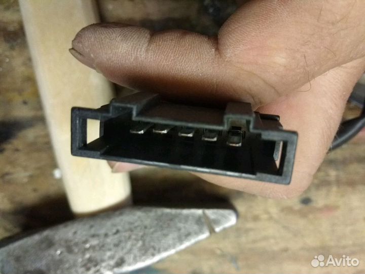 Зеркало левое продам