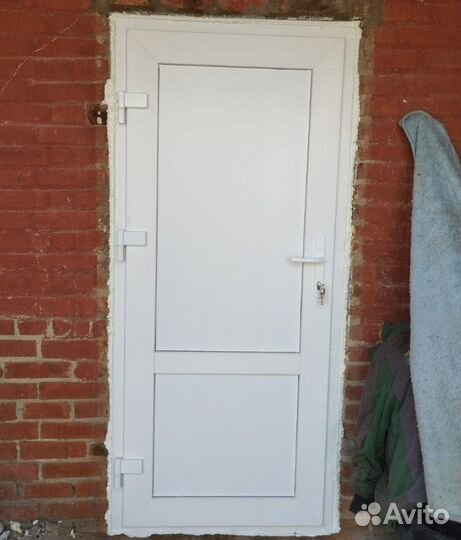Пластиковая дверь в рассрочку