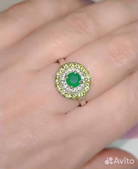 Серебряное кольцо с зелёным агатом и перидотами 18