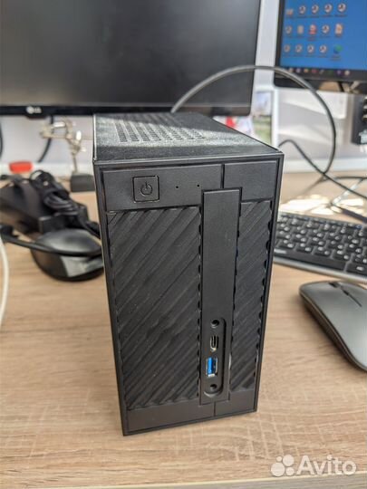 Неттоп Deskmini