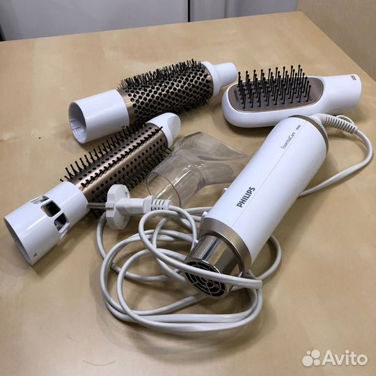 Фен-щетка для волос Philips Essential Care HP8663