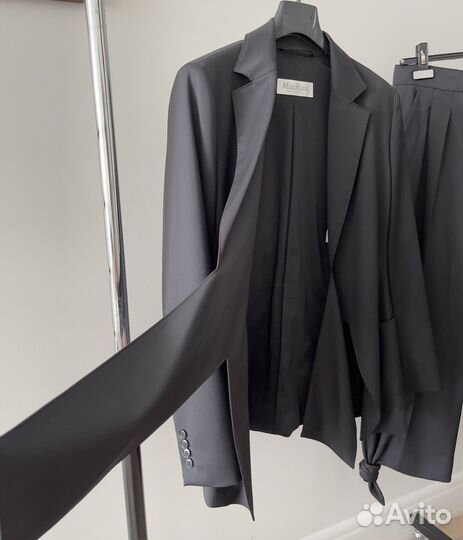 Костюм женский 46-48 размер